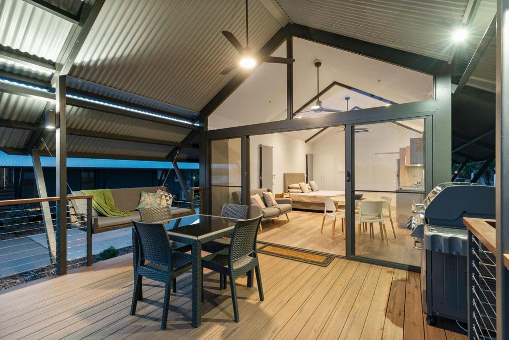 Kimberleyland Waterfront Holiday Park Kununurra Kültér fotó