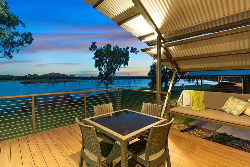 Kimberleyland Waterfront Holiday Park Kununurra Kültér fotó